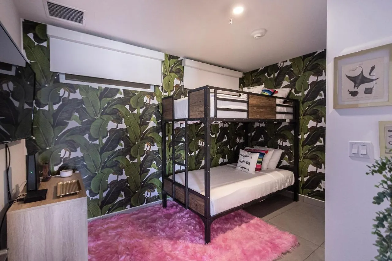 Because Location Really Is Everything! オラニエスタッド アパート